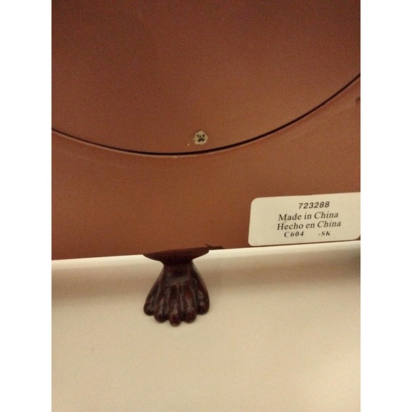 Whimsical wood mantel clock with feet - Picture 9 of 10